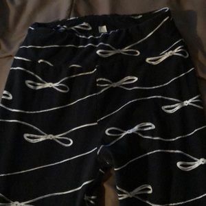 Lularoe Bow tie legging design